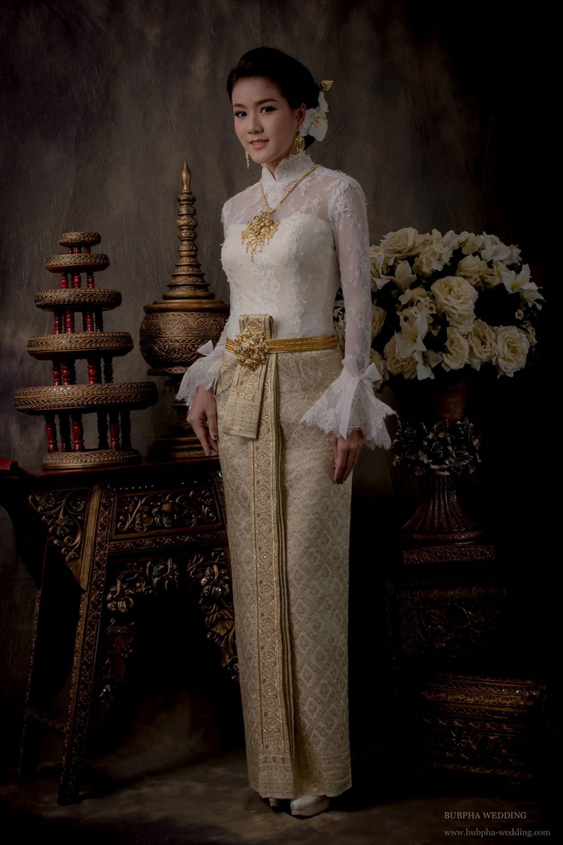 ชุดแต่งงานไทยแขนยาว