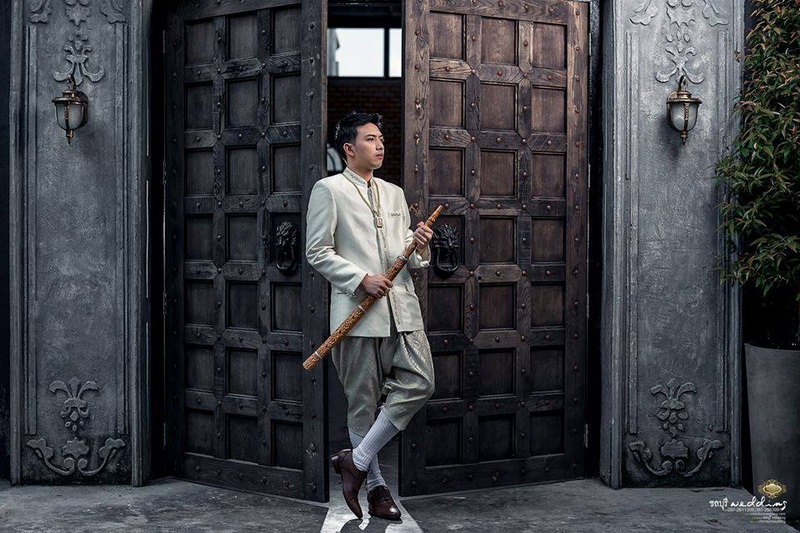 ชุดเจ้าบ่าวงานเช้า