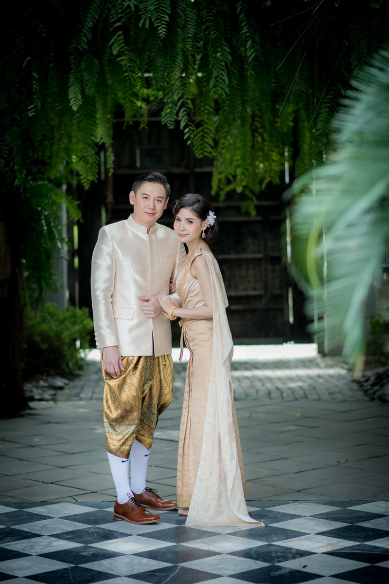 ชุดเจ้าบ่าวงานเช้า