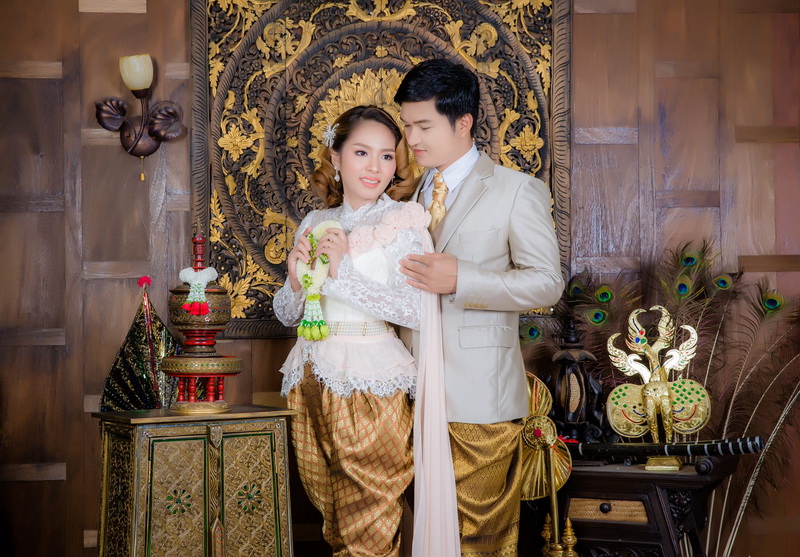 ชุดไทยงานเช้า