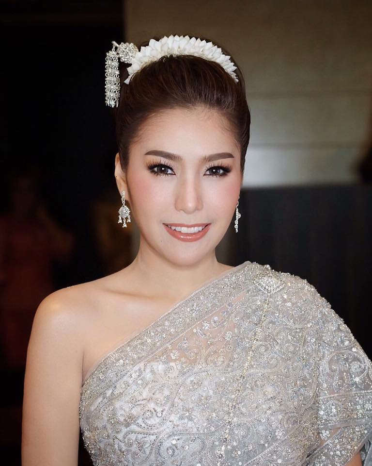 เครดิตรูปภาพทรงผมชุดไทยจาก IG: nongchat [น้องฉัตร]
