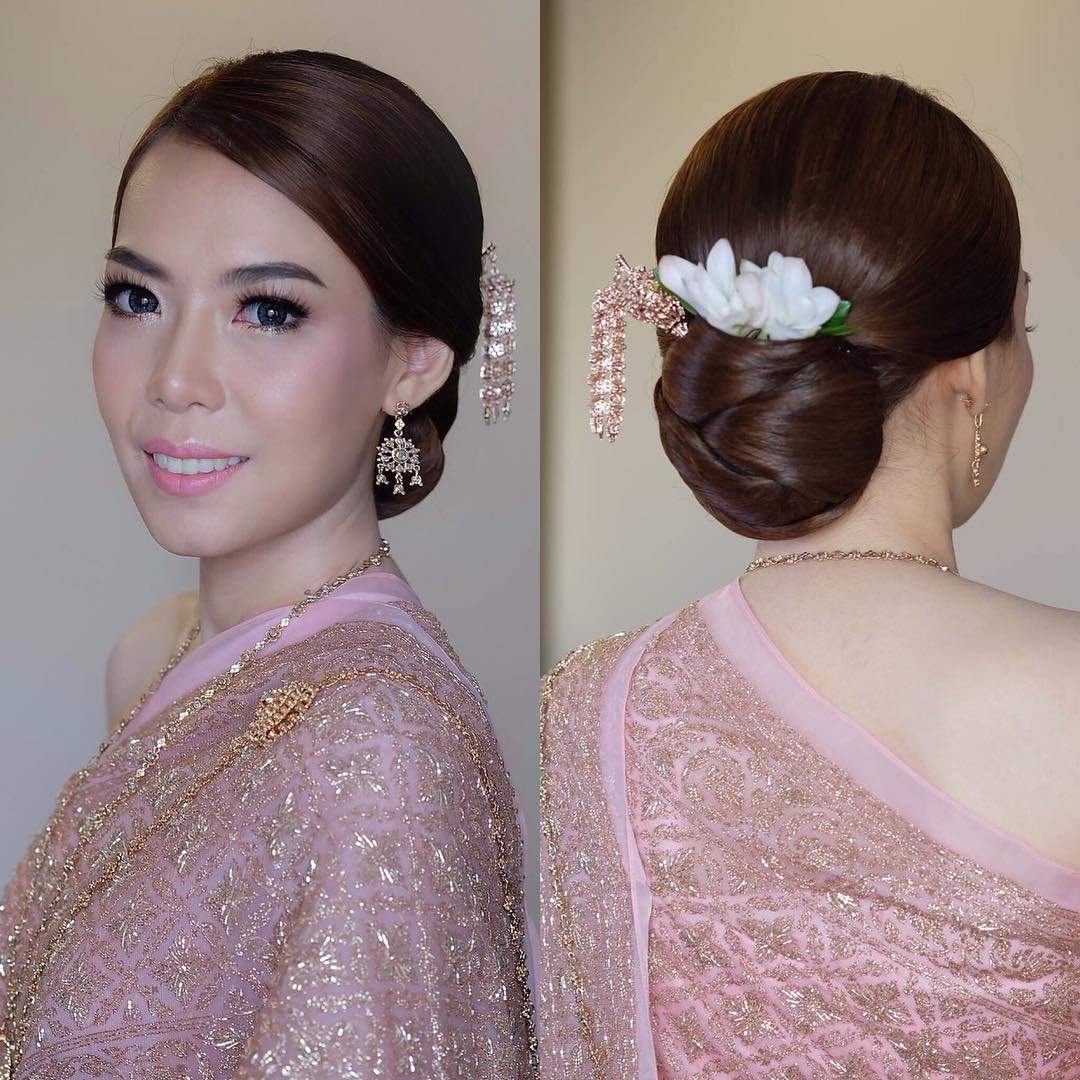เครดิตรูปภาพทรงผมชุดไทยจาก IG: khunyong_hair , nongchat