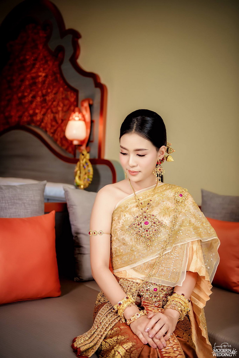 ชุดไทย