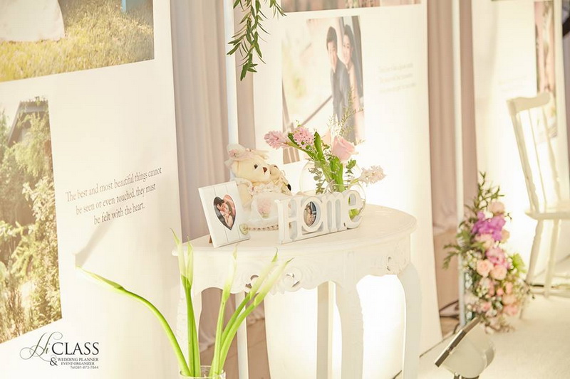 ธีมงานแต่งสีขาว