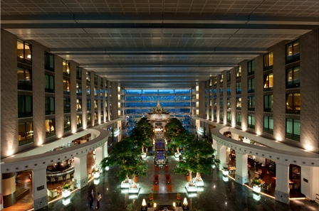 สถานที่จัดงานแต่งงาน : โรงแรมโนโวเทล สุวรรณภูมิ แอร์พอร์ต By www.weddinginlove.com