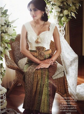 ชุดแต่งงานแสนสวย จากนิตยสาร Wedding vol. 12 no. 48 April 2011