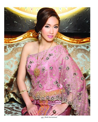 มิน พิชญา เฉิดฉายในชุดไทยประยุกต์ จากนิตยสาร Bride