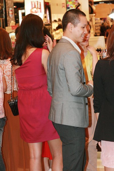 ครีม เปรมสินี ควงหนุ่มนอกวงการออกงาน..ยังไม่พร้อมเรียกแฟน