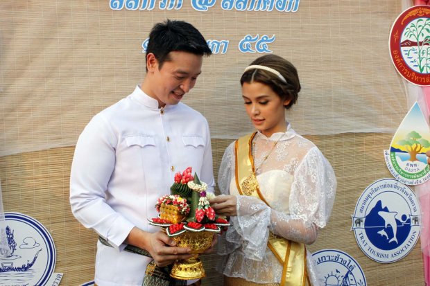 แต่งแล้ว! ชาย-วิกกี้ ร่วมโครงการสลักรัก@สลักคอก