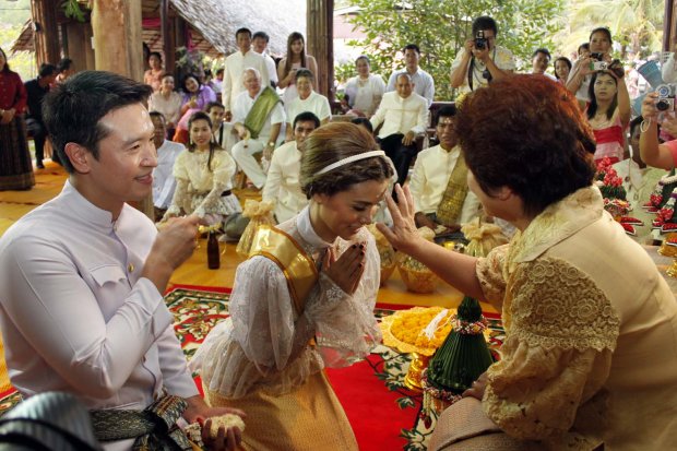 แต่งแล้ว! ชาย-วิกกี้ ร่วมโครงการสลักรัก@สลักคอก