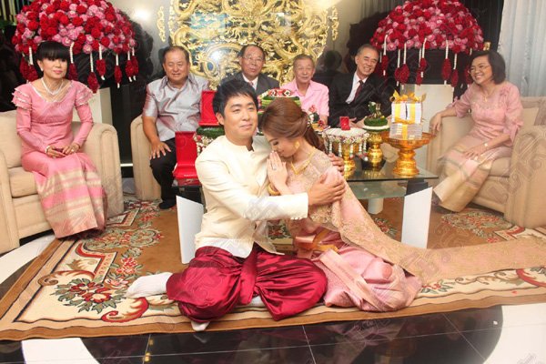 รวมภาพ พิธีหมั้นบัว สโรชา น้องสาว บีม กวี