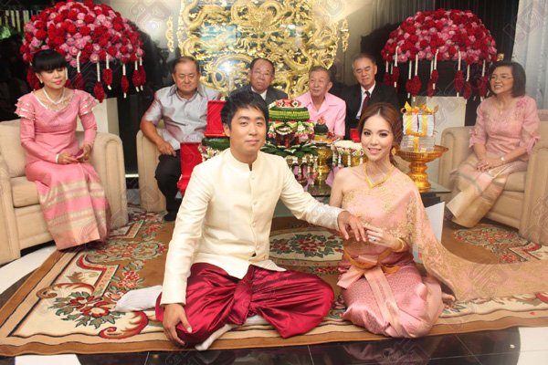รวมภาพ พิธีหมั้นบัว สโรชา น้องสาว บีม กวี