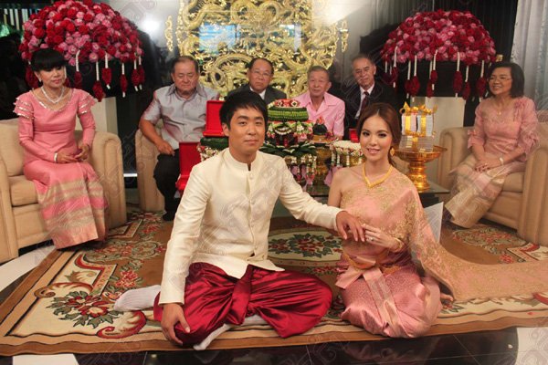 รวมภาพ พิธีหมั้นบัว สโรชา น้องสาว บีม กวี