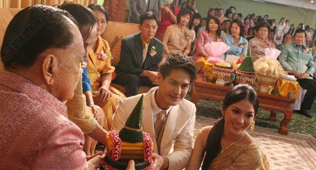 น้ำ ระพีพัฒน์หอบขันหมากหลายล้านขอสาวดัชชี่รุ่นน้องแต่งงาน มินตรา ชนิศา เหลี่ยวไชยพันธุ์ 