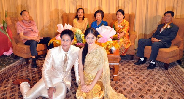 น้ำ ระพีพัฒน์หอบขันหมากหลายล้านขอสาวดัชชี่รุ่นน้องแต่งงาน มินตรา ชนิศา เหลี่ยวไชยพันธุ์ 
