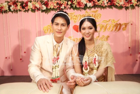 จัดเต็ม! รวมภาพงานแต่ง น้ำ รพีภัทร