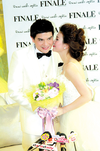 แจ๊บ เพ็ญเพ็ชร เพ็ญกุล ประกาศแต่งสายฟ้าแลบ แจ๊บ เพ็ญเพ็ชร เพ็ญกุล ประกาศแต่งสายฟ้าแลบ