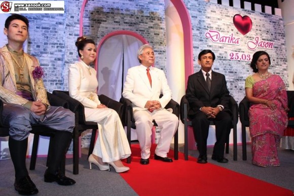 บรรยากาศแสนโรแมนติก งานหมั้นเจสัน ยัง