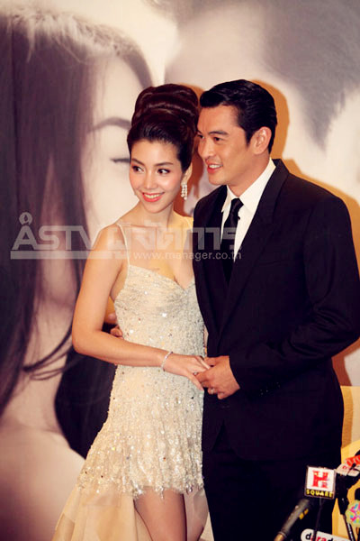 ภาพแต่งงาน ชาคริต วุ้นเส้น 