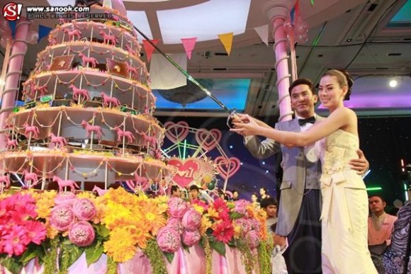 บรรยากาศ งานแต่งป๋อ เอ๋ งานแต่งงานป๋อ เอ๋ งานแต่งเอ๋ ป๋อ งานแต่งงานเอ๋ ป๋อ ธีมงานวัด งานกลางคืนป๋อ เอ๋ งานกลางคืนเอ๋ ป๋อ 