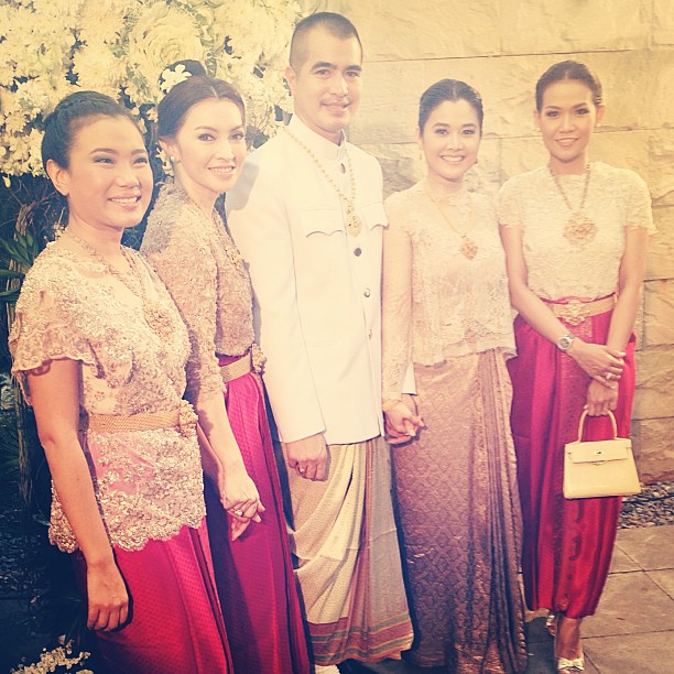 งานวิวาห์ ไก่ มีสุข  คิม พงศกร