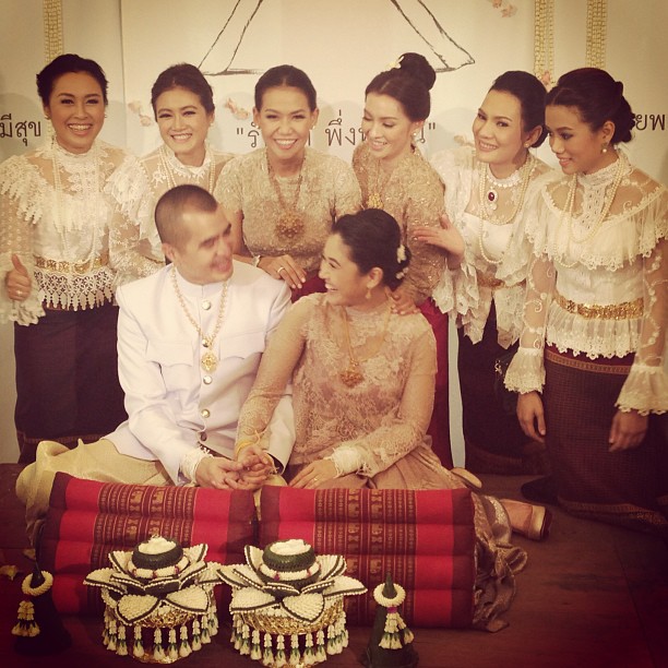 งานแต่ง ไก่ มีสุข