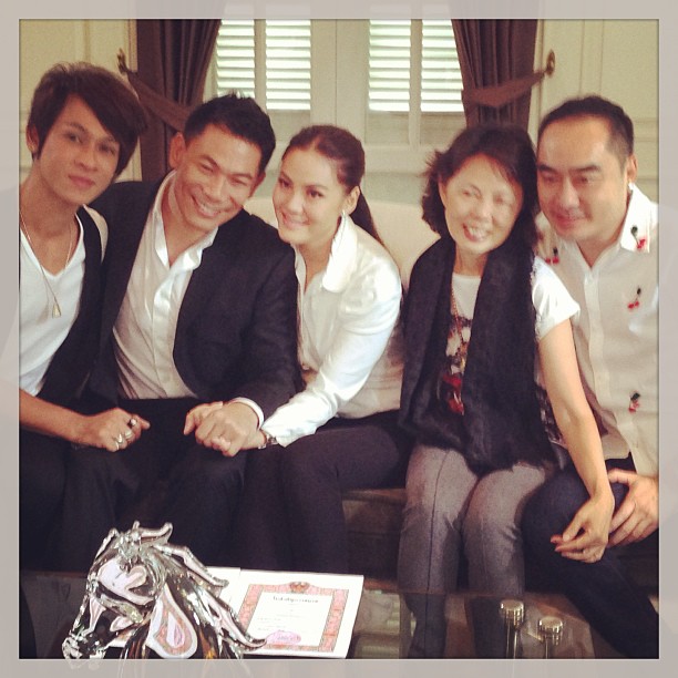 เอ๋ เจนี โชว์ภาพคล้ายทะเบียนสมรส