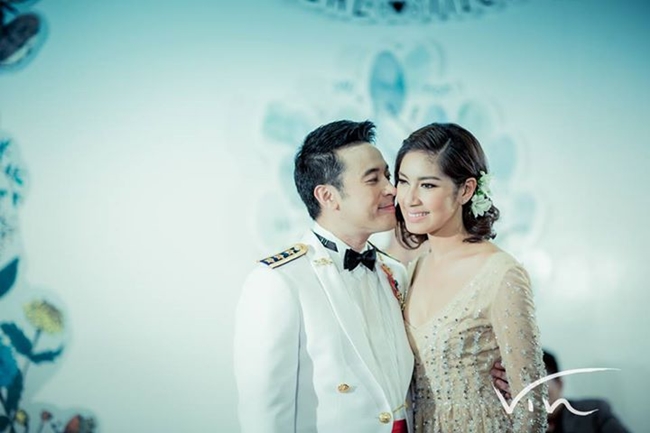 บรรยากาศงานฉลองสมรสพระราชทาน เบนซ์ พรชิตา กับ มิค บรมวุฒิ