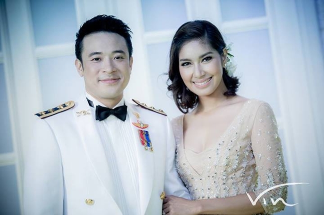 บรรยากาศงานฉลองสมรสพระราชทาน เบนซ์ พรชิตา กับ มิค บรมวุฒิ