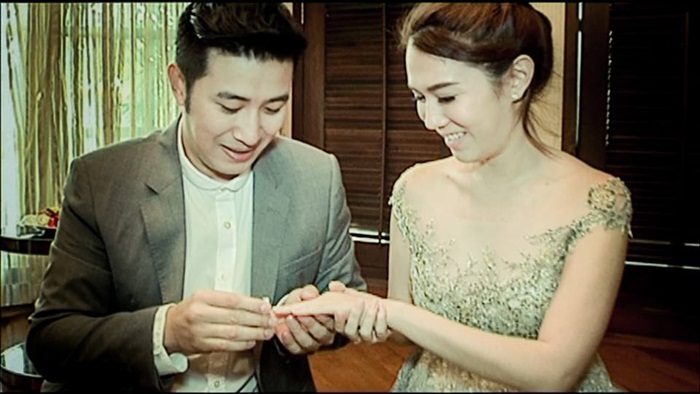 หนุ่ม เมย์หมั้น