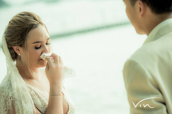 แต่งงานชายทะเล ทาทา ยัง