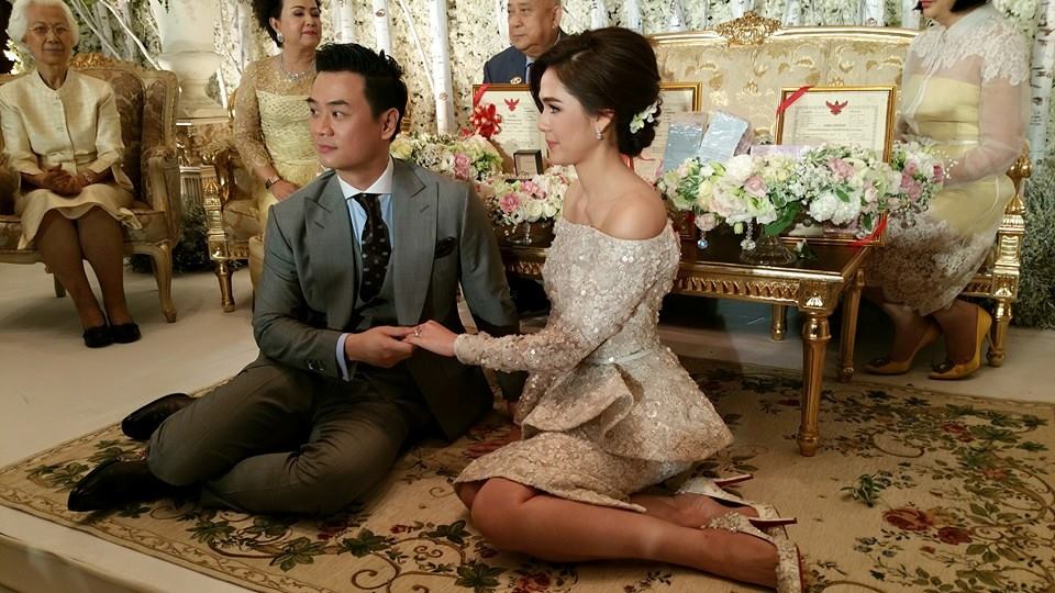 ชมพู่ น๊อต หมั้น