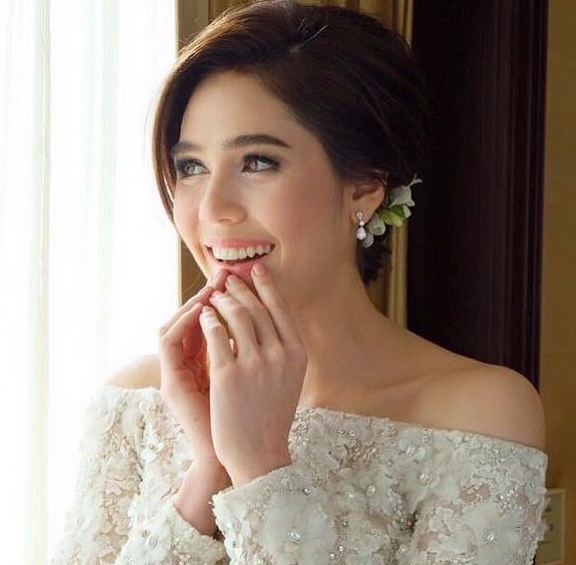 ชมพู่ อารยา