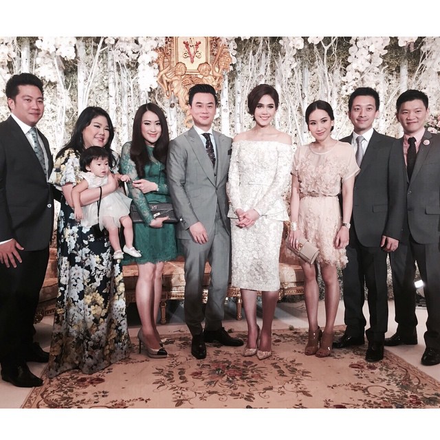 ชมพู่ น๊อต