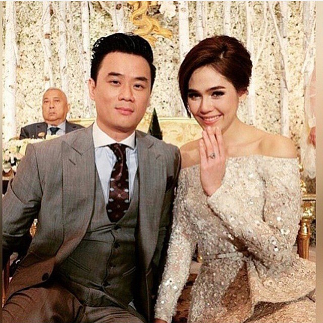 งานแต่ง ชมพู่ น๊อต