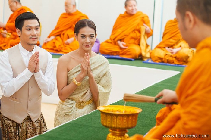 นุ่น ศิรพันธ์  ท็อป พิพัฒน์ เข้าพิธีแต่งงาน