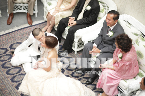 ฉลองวิวาห์ นานา เวย์ ชื่นมื่น