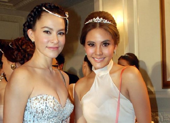 ฉลองวิวาห์ นานา เวย์ ชื่นมื่น