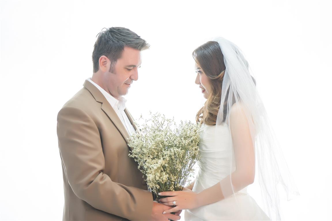 บริการ ถ่ายรูปแต่งงาน /วีดีโอ/ งานแต่ง/แต่งหน้า/ทำผม/เช่าชุดแต่งงาน   Truelylove Wedding Studio @ 4 Square ทรูลี่เลิฟ เวดดิ้ง สตูดิโอ สาย4 สแควร์