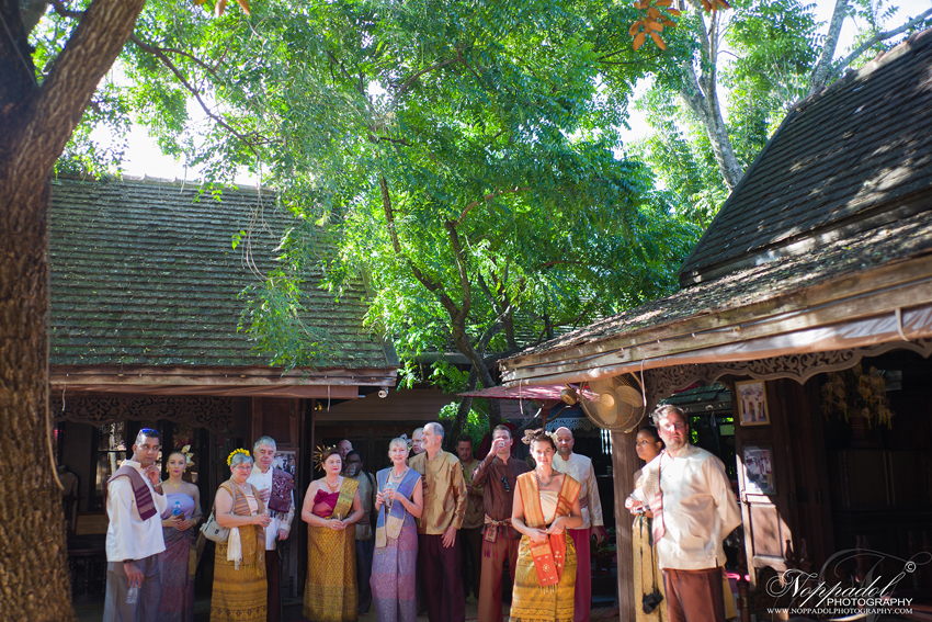 รับถ่ายภาพแต่งงาน ถ่ายวีดีโองานแต่งงาน ศูนย์วัฒนธรรม บ้านม่อนฝ้าย เชียงใหม่ งานแต่งงานแบบ ล้านนา ซึ่งกำลังเป็นที่นิยมของทั้งชาวต่างประเทศ และชาวไทย ซึ่งได้เห็นความสำคัญของ ประเพณีล้านนา ที่งดงามและควรค่าแก่การอนุรักษ์ เราบริการถ่ายภาพบรรยากาศงานแต่งงาน ถ่ายวีดีโอ บรรยากาศงานแต่งงาน โดยช่างภาพและทีมงานมืออาชีพ ม่อนฝ้าย เชียงใหม่ ช่างภาพเชียงใหม่ หาช่างภาพเชียงใหม่ รับถ่ายภาพแต่งงาน ถ่ายวีดีโองานแต่งงาน ศูนย์วัฒนธรรม บ้านม่อนฝ้าย เชียงใหม่ งานแต่งงานแบบ ล้านนา ซึ่งกำลังเป็นที่นิยมของทั้งชาวต่างประเทศ และชาวไทย ซึ่งได้เห็นความสำคัญของ ประเพณีล้านนา ที่งดงามและควรค่าแก่การอนุรักษ์ เราบริการถ่ายภาพบรรยากาศงานแต่งงาน ถ่ายวีดีโอ บรรยากาศงานแต่งงาน โดยช่างภาพและทีมงานมืออาชีพ ม่อนฝ้าย เชียงใหม่ ช่างภาพเชียงใหม่ หาช่างภาพเชียงใหม่
