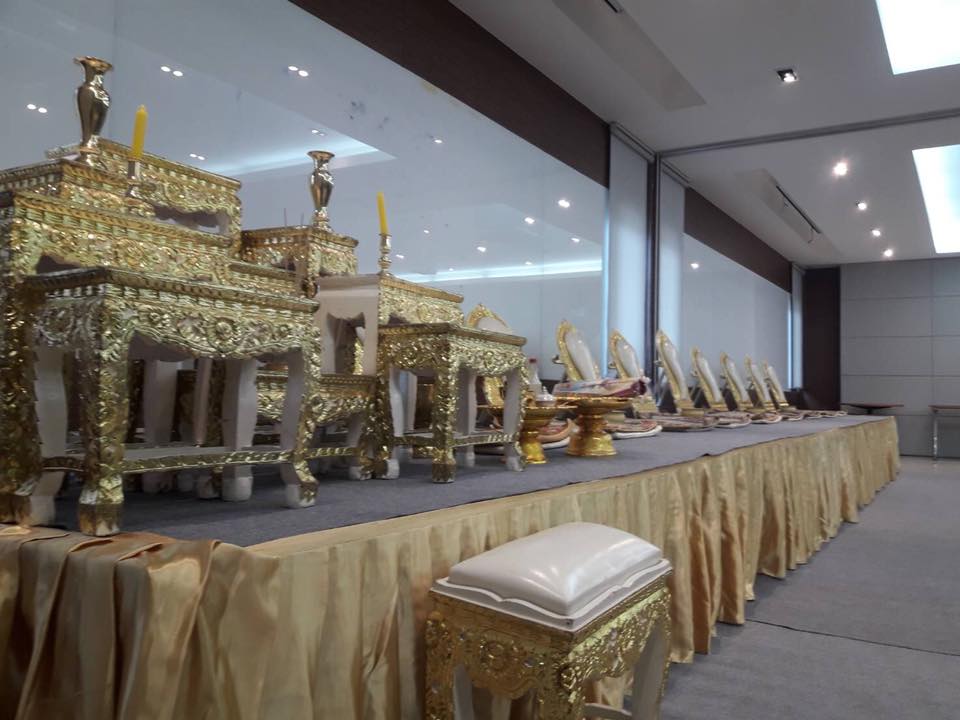 ชุดอาสนะ พิธีสงฆ์