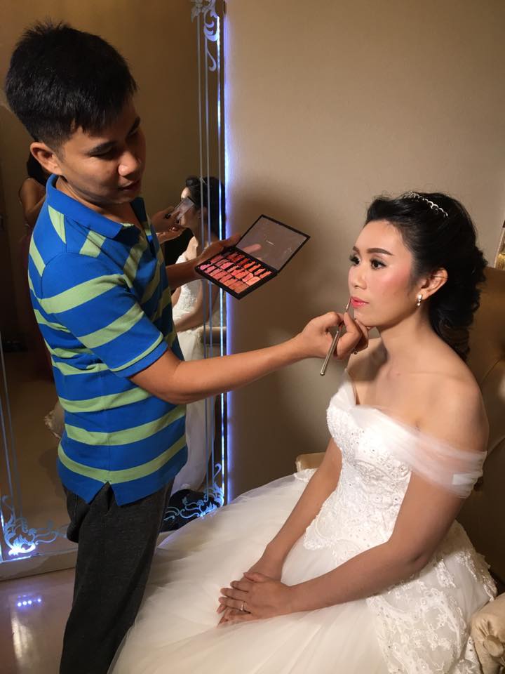 ช่างแต่งหน้า & ทำผมเจ้าสาว , แต่งหน้าถ่ายพรีเวดดิ้ง , แต่งหน้าเจ้าสาว วันจริง , ช่างแต่งหน้า ดารา , ช่างแต่งหน้ารับปริญญา , ช่างแต่งหน้า ถ่ายโฆษณา , แต่งหน้าไปงานในโอกาสต่างๆ , แต่งหน้าเอ็ฟเฟ็ค 
