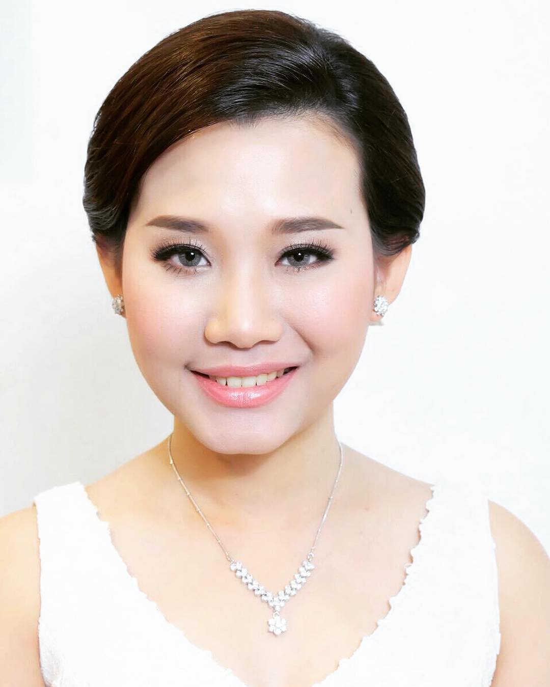 ช่างแต่งหน้า & ทำผมเจ้าสาว , แต่งหน้าถ่ายพรีเวดดิ้ง , แต่งหน้าเจ้าสาว วันจริง , ช่างแต่งหน้า ดารา , ช่างแต่งหน้ารับปริญญา , ช่างแต่งหน้า ถ่ายโฆษณา , แต่งหน้าไปงานในโอกาสต่างๆ , แต่งหน้าเอ็ฟเฟ็ค 