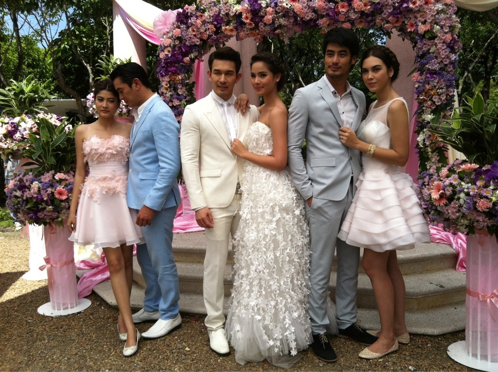 ชุดแต่งงานดารา