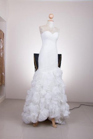 Vivace Wedding Pattaya - ร้านเช้าชุดแต่งงานสำหรับบ่าวสาว ชุดเจ้าสาว ชุดสูท ชุดไทย 