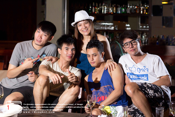 ให้เราบริการ ดูแลคู่รัก ทุกท่าน แบบครบวงจร และสมบูรณ์ที่สุด เริ่มตั้งแต่ ถ่าย Pre Wedding , แต่งหน้าทำผม , ชุดแต่งงาน รวมไปถึงถ่ายภาพในวันงานแต่งงาน เราพร้อมจะดูแล ให้คุณตลอดทั้งงาน โดยช่างภาพมืออาชีพ , ช่างวีดิโอในวันงาน เรา...1 Mongkol Wedding Studio...ขอเป็นส่วนหนึ่งในการบันทึกภาพแห่งความประทับใจในวันพิเศษ ของคุณ