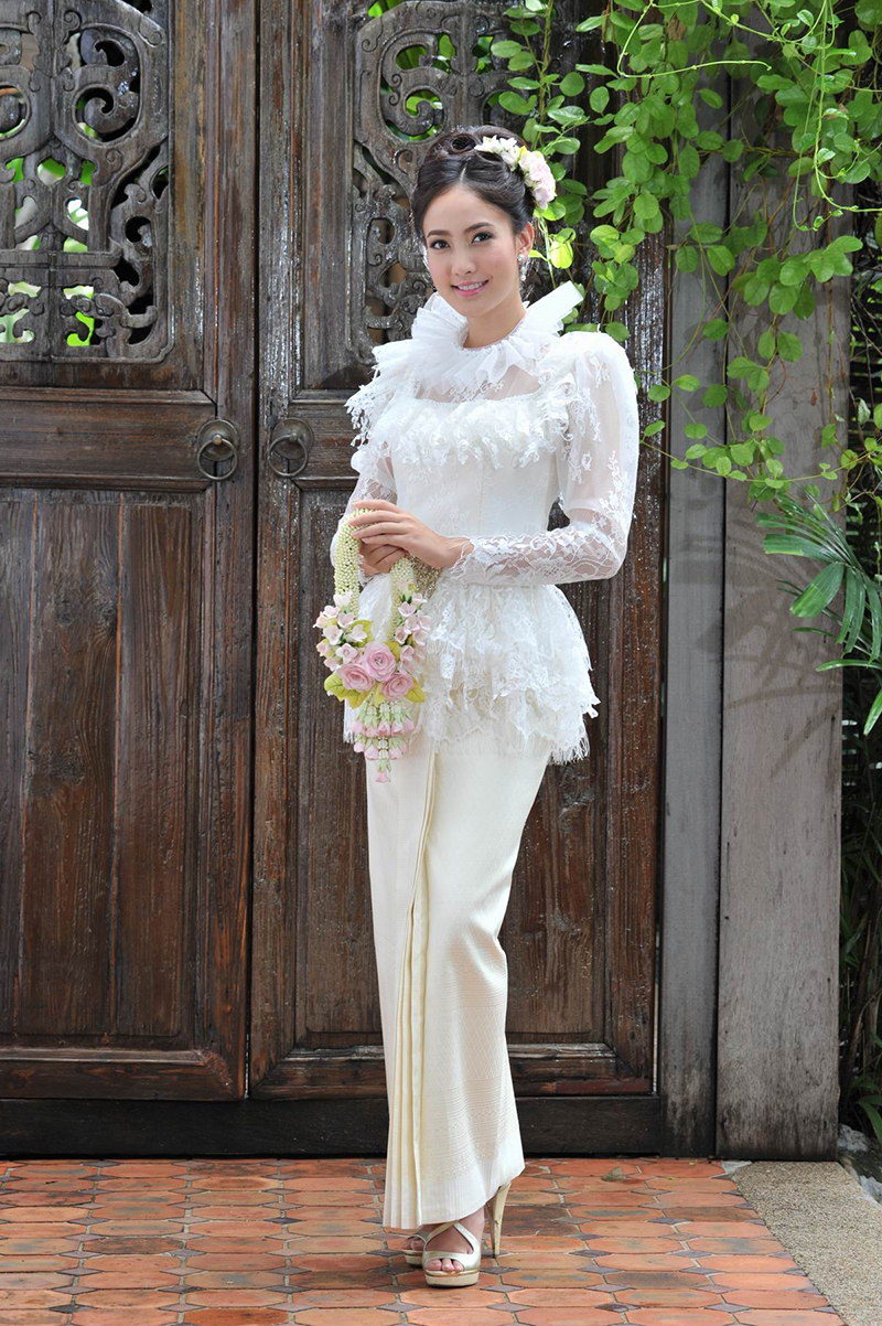 ชุดแต่งงาน สุโขทัย , ชุดไทย สุโขทัย, ชุดเจ้าสาว สุโขทัย , เวดดิ้ง สุโขทัย , สตูดิโอ สุโขทัย , แต่งงาน สุโขทัย , ช่างแต่งหน้าเจ้าสาว สุโขทัย
