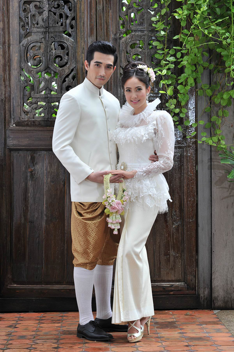 ชุดแต่งงาน สุโขทัย , ชุดไทย สุโขทัย, ชุดเจ้าสาว สุโขทัย , เวดดิ้ง สุโขทัย , สตูดิโอ สุโขทัย , แต่งงาน สุโขทัย , ช่างแต่งหน้าเจ้าสาว สุโขทัย