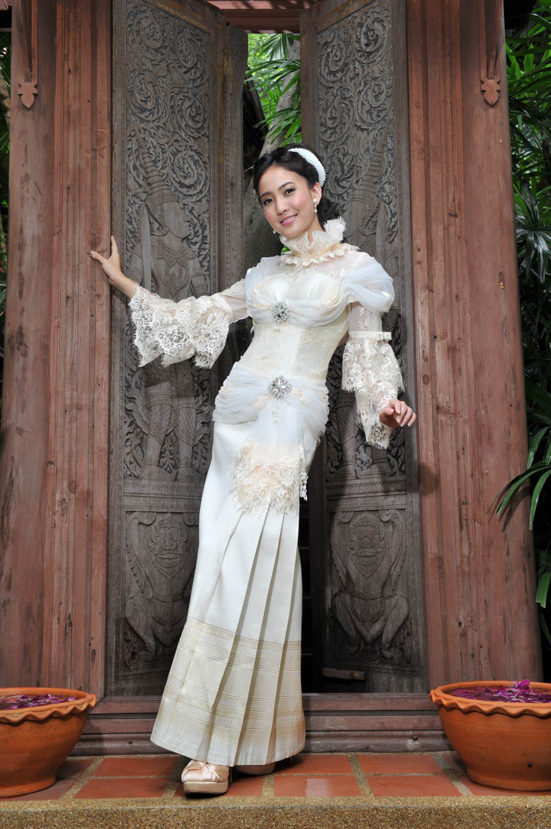 ชุดแต่งงาน สุโขทัย , ชุดไทย สุโขทัย, ชุดเจ้าสาว สุโขทัย , เวดดิ้ง สุโขทัย , สตูดิโอ สุโขทัย , แต่งงาน สุโขทัย , ช่างแต่งหน้าเจ้าสาว สุโขทัย