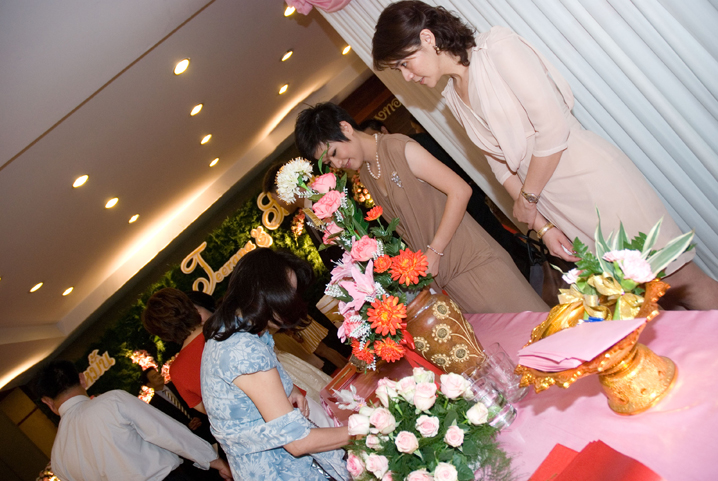 ประเพณีการแต่งงานแบบไทย  สตูดิโอ โคราช พานขันหมาก พานพิธีหมั้น